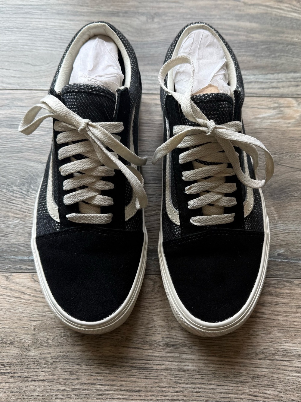Vans Old Skool Black and White Low-Top Lace-Up Sneakers
